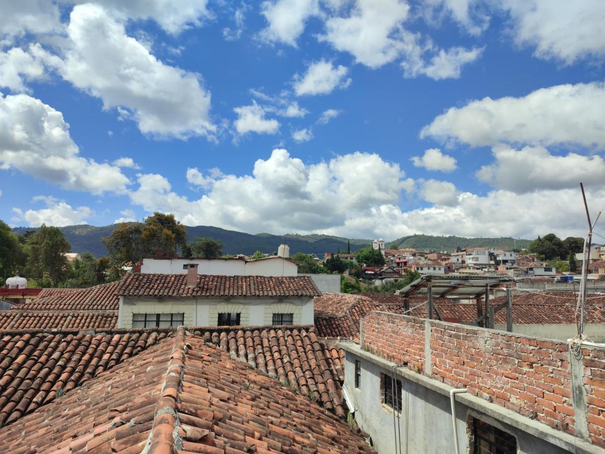 Hostal Ikal San Cristóbal de Las Casas Exterior foto